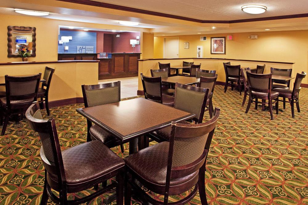 Holiday Inn Express London-I-70 By Ihg Bagian luar foto