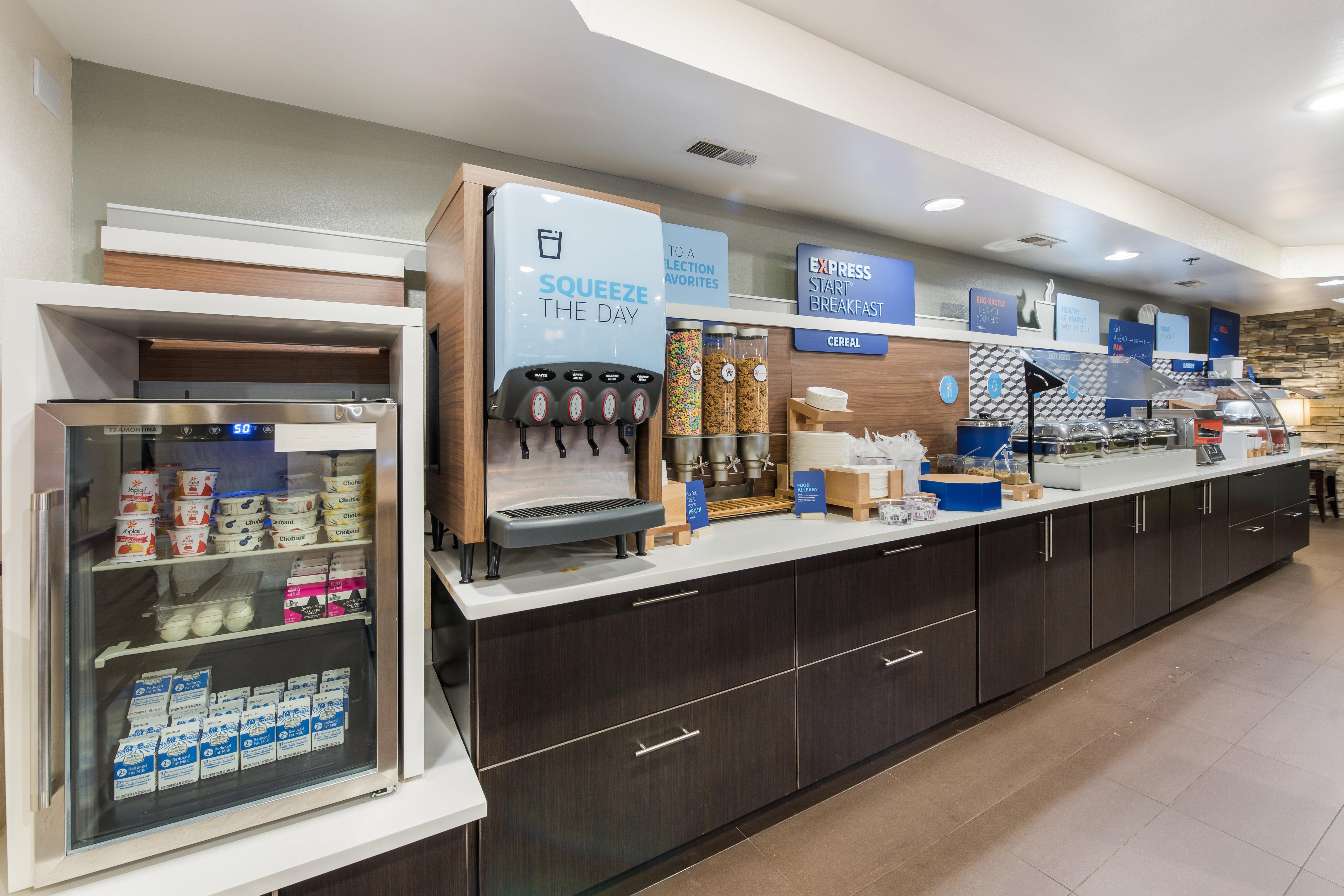 Holiday Inn Express London-I-70 By Ihg Bagian luar foto