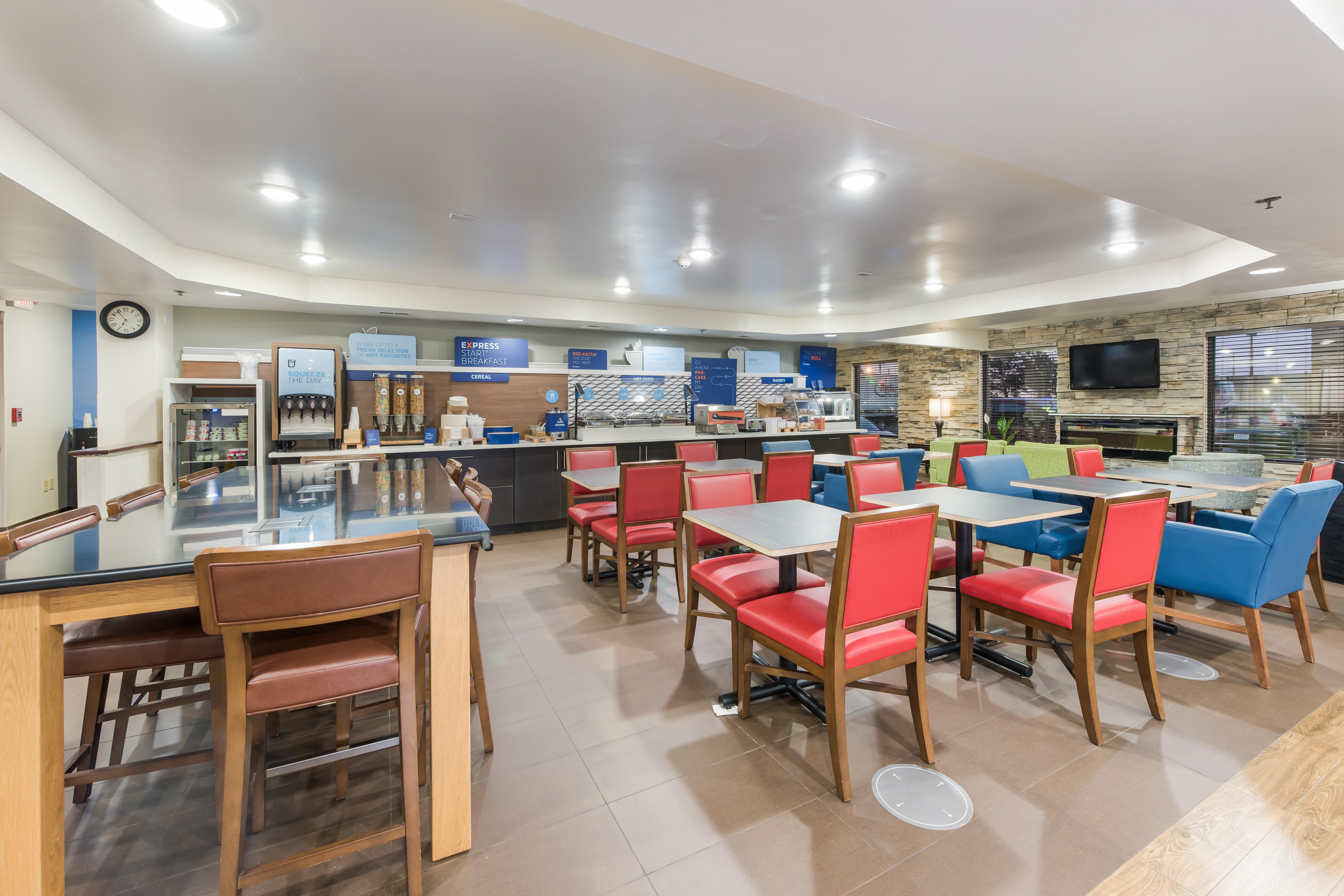 Holiday Inn Express London-I-70 By Ihg Bagian luar foto