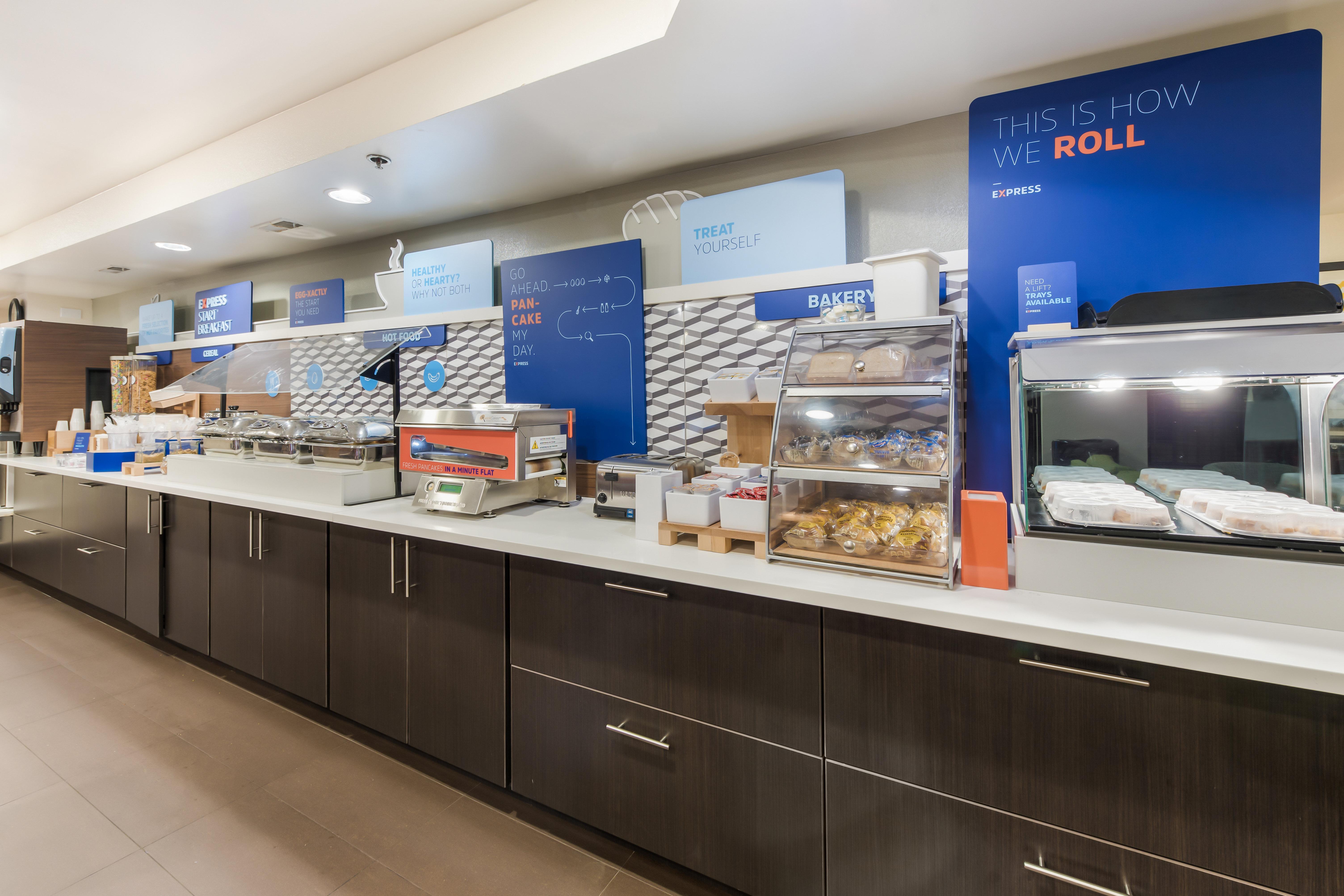 Holiday Inn Express London-I-70 By Ihg Bagian luar foto