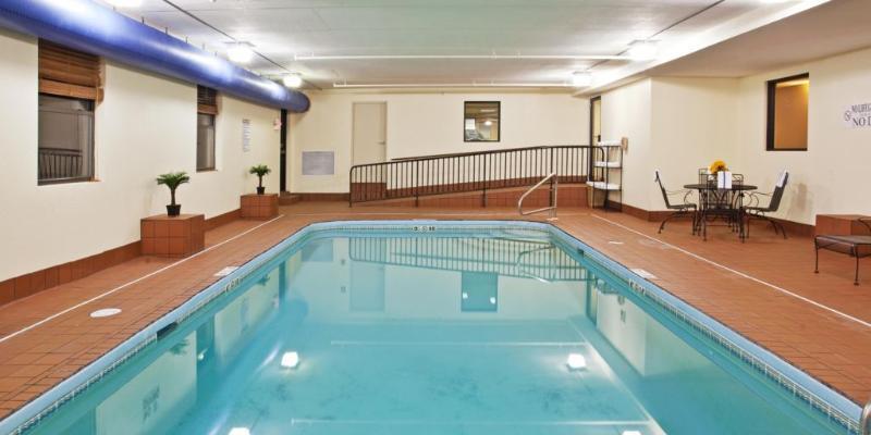 Holiday Inn Express London-I-70 By Ihg Bagian luar foto